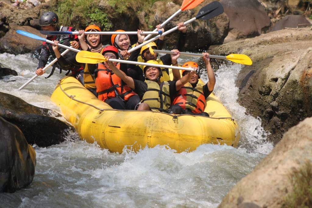 lokasi rafting kalibaru di sentul bogor
